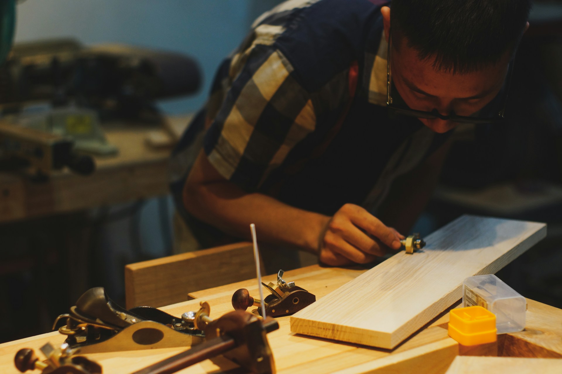 DIY or hire a professional? How to Choose the Right Website Path for Small Business